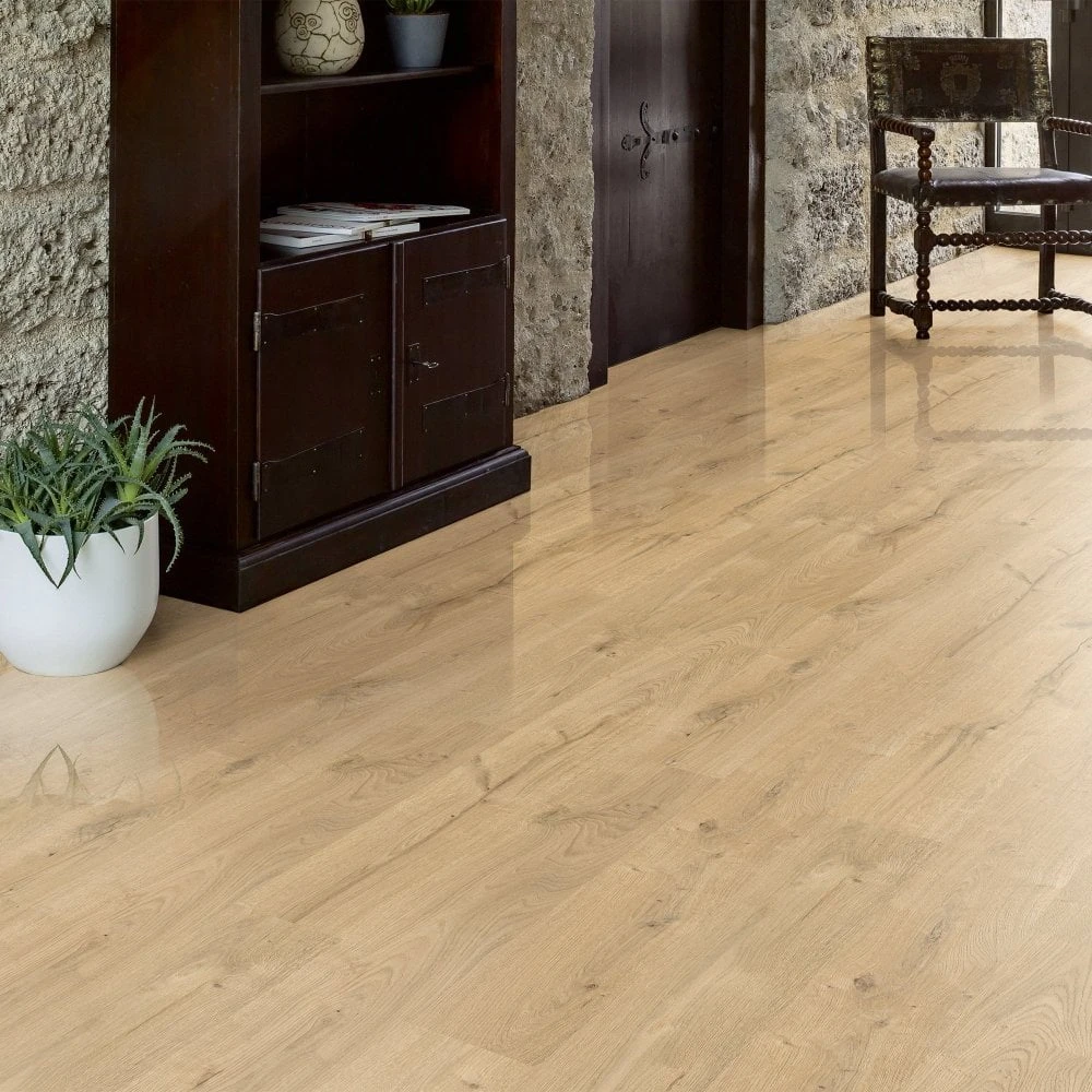Kaindl Wild Oak - Easy Touch 8mm High Gloss Laminate Flooring (197311) 3 Kaindl Wild Oak - Easy Touch 8mm High Gloss Laminate Flooring (197311)